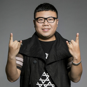 捆绑+触手+挤奶+女仆
